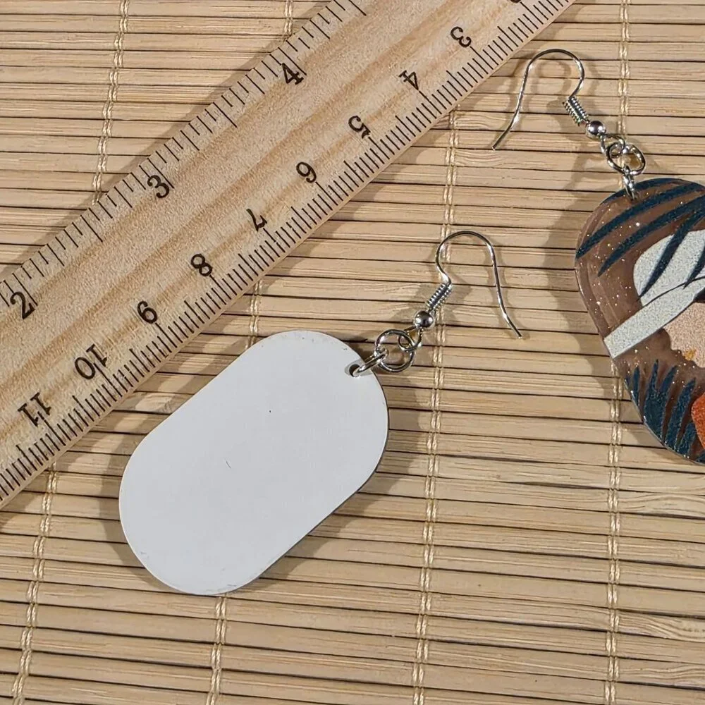 Retro 80s Style Woman with Hat Palm Trees Vintage Lucite Pendant Dangle earrings